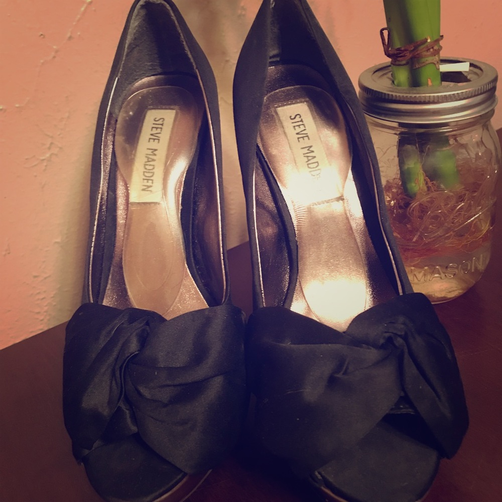 Steve Madden size 7 Peep Toe Moscow Heels